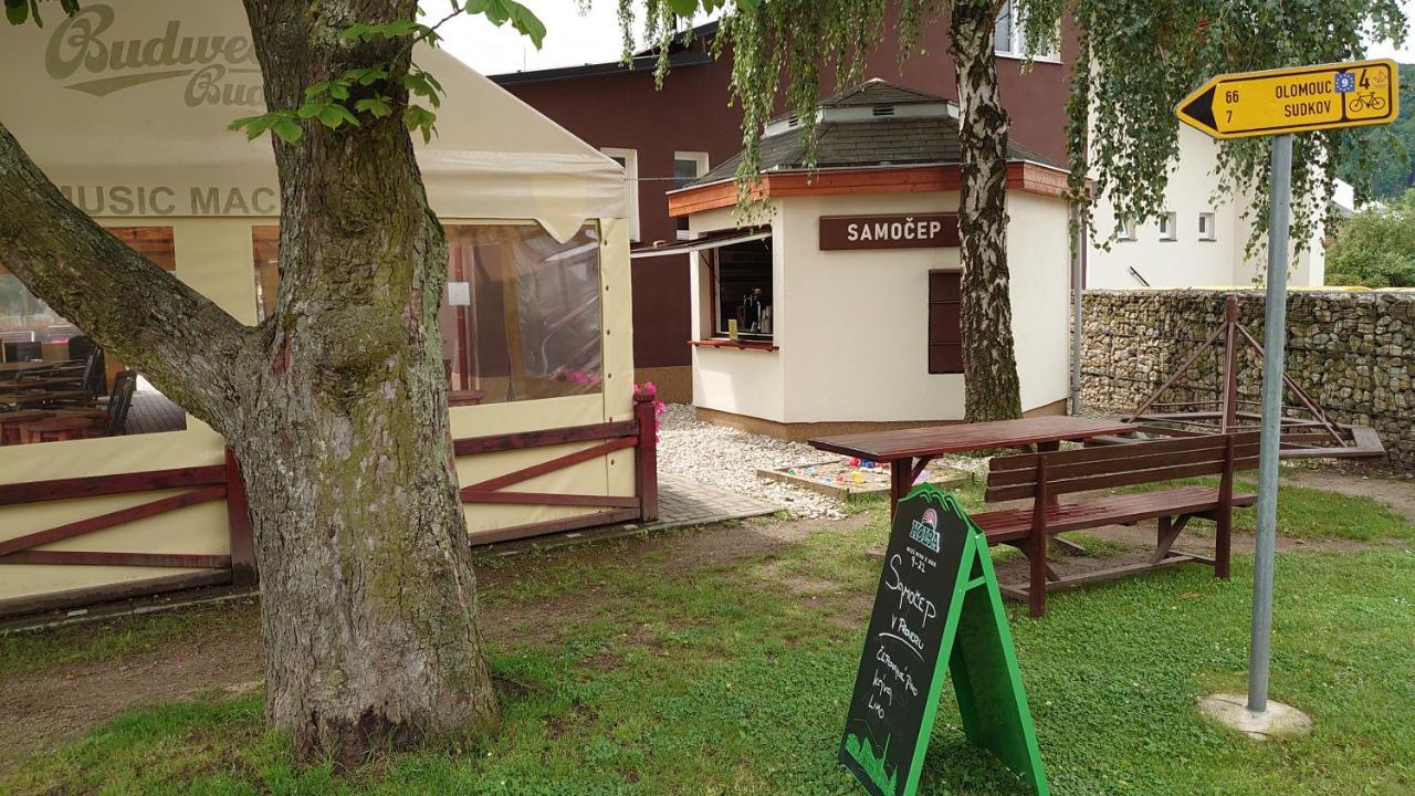 Hotel Na Rybnicku Bohutin Extérieur photo